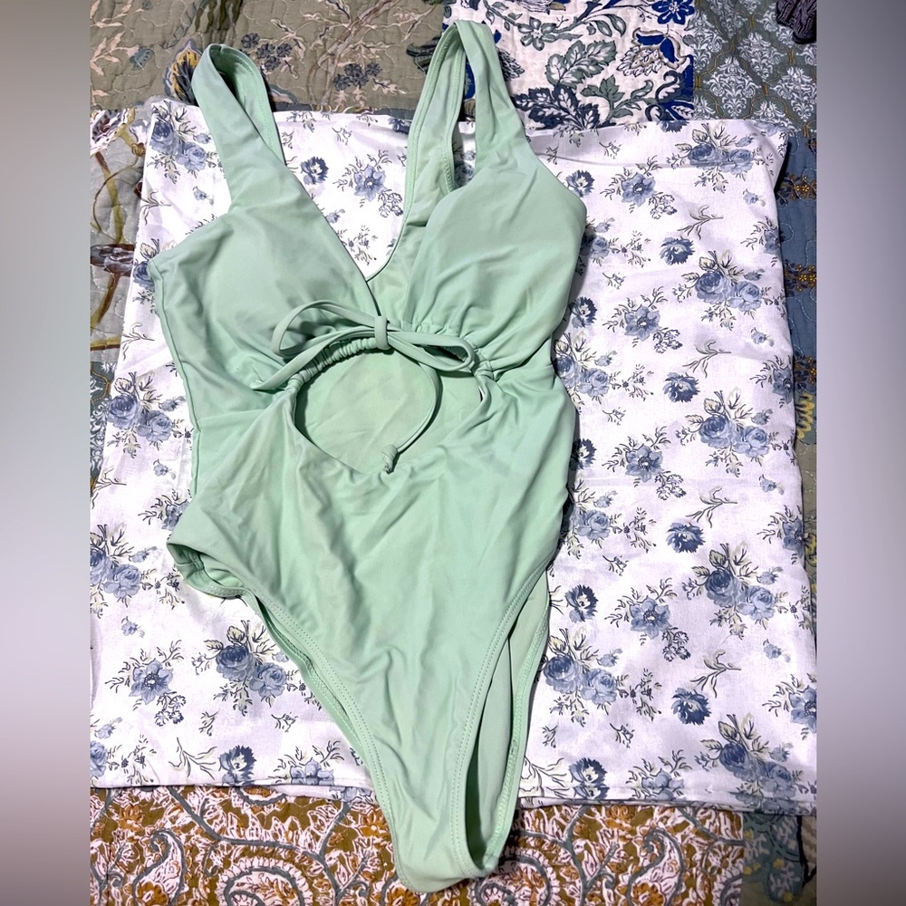 Used Womens One-Piece Swimsuit